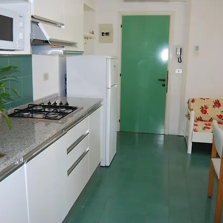 Appartamenti Vacanza Albatros Lignano Sabbiadoro Exterior photo