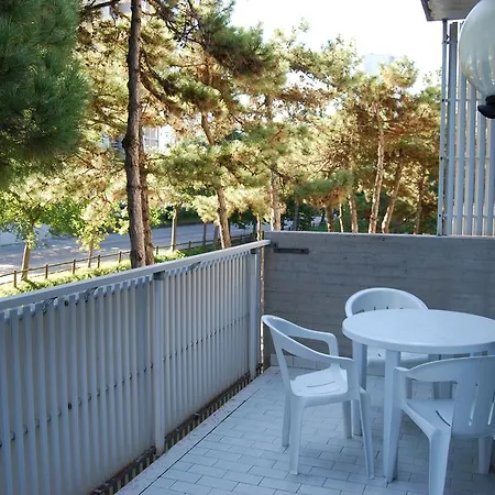 Appartamenti Vacanza Albatros Lignano Sabbiadoro Exterior photo
