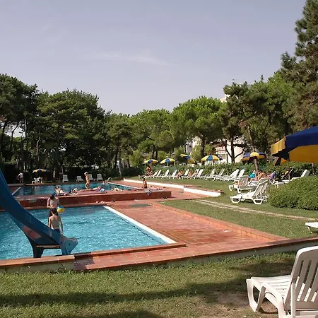 Appartamenti Vacanza Albatros Lignano Sabbiadoro Exterior photo