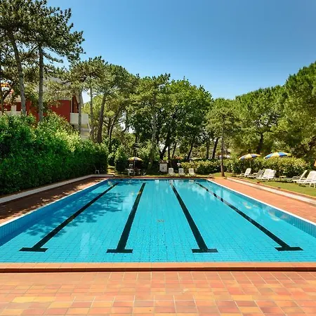 Appartamenti Vacanza Albatros Lignano Sabbiadoro Exterior photo