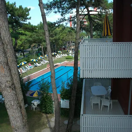 Appartamenti Vacanza Albatros Lignano Sabbiadoro Exterior photo