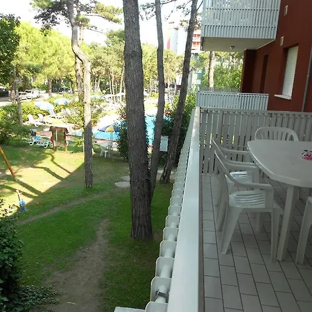 Appartamenti Vacanza Albatros Lignano Sabbiadoro Exterior photo